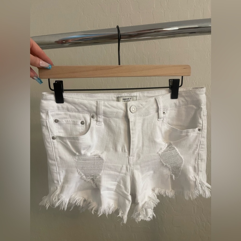 F21 - Women’s Distressed White Denim Shorts - Size 28